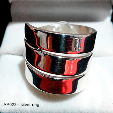 AP023 anillo plata 925